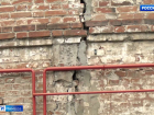 Жители разваливающегося дома в историческом центре Тамбова не могут добиться ремонта