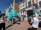 "Новые люди" в Тамбове устроили праздничное шествие с баянистом при подаче документов в горизбирком