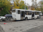 В Тамбове «Приора» протаранила стоящий на остановке автобус