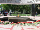 Первые лица Тамбова почтили память погибших на войне у «Вечного огня» 