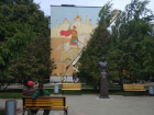 На памятник Комиссару Московскому теперь смотрит Георгий Победоносец