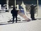 Двое пьяных тамбовчан стащили флаги со школьной площадки