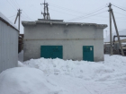 Током убило подростка, прыгавшего в снег с гаража в Инжавинском районе 