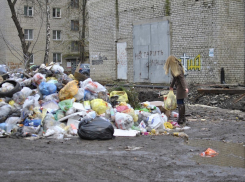 Областной центр снова завален мусорными кучами