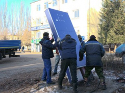 Власти Тамбова продолжают демонтаж незаконных рекламных конструкций