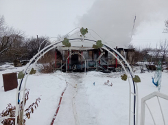 В Сампурском районе произошёл пожар в частном доме, погибли два человека