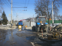42 метра нового трубопровод проложено на Гастелло, но работы продолжаются 