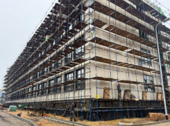 Власти требуют 216 млн рублей с подрядчика, сорвавшего строительство школы в селе Бокино