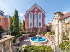 Барскую усадьбу за 140 миллионов продает бывший экс-мэр Тамбова Александр Бобров