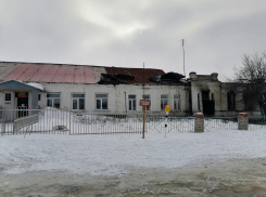Сгоревшую 100-летнюю школу в Ржаксинском районе решили закрыть