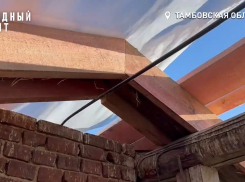 В Тамбове из-за капремонта 4-этажный дом несколько месяцев стоит без крыши