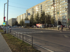 Бегать по дороге нельзя: двух детей сбили “железные кони” 