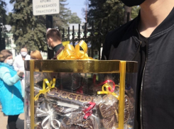 В Тамбове ветеранов в изоляции накормили шоколадками