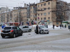 Перекресток Советская-Чичканова продолжает собирать «урожай» аварий 