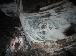 Сгоревшая машина с трупом внутри обнаружена в полях недалеко от Бондарей