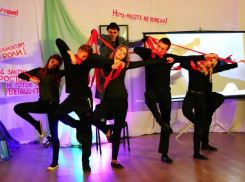 У молодежного театра особый день