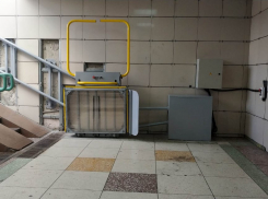 В подземном переходе на улице Советской спустя 10 лет с момента его открытия начался монтаж подъёмников