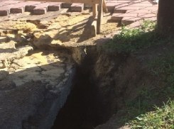 В центре Тамбова под провалившимся тротуаром обнаружили старинную кладку