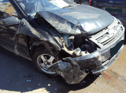 В столкновении двух легковушек на Интернациональной пострадали пассажиры 