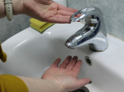 В Красненьком жители двух улиц третьи сутки сидят без воды