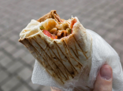 Ларёк с шаурмой на Комсомольской площади закрыли из-за нарушений