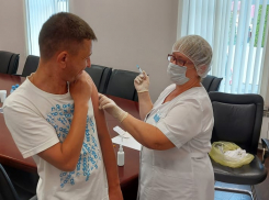«Тамбовская сетевая компания» вакцинирует своих сотрудников на рабочих местах