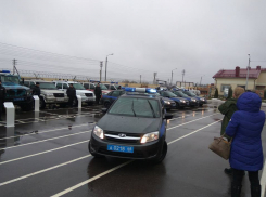 Тамбовской Росгвардии вручили новые автомобили 