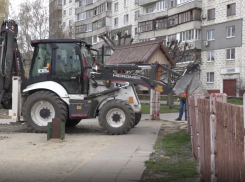 Деревянный детский городок с драконом на Набережной снесли