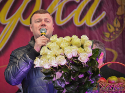 Сегодня поздравления принимает губернатор Александр Никитин 