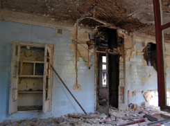 Прокуратура требует снести старую пичаевскую больницу