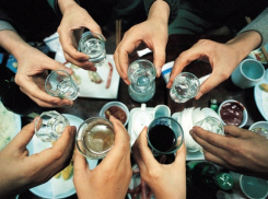 Назван самый пьющий город страны. И это не Тамбов