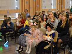 В Доме Молодежи для детей с ограниченными возможностями создали новогоднюю атмосферу праздника
