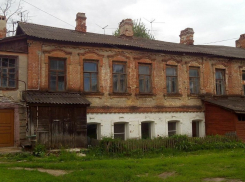 Тамбовские волонтеры защитили памятник истории от вандалов