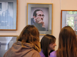 «Отражение» окружающей жизни в глазах тамбовских фотографов: новая выставка открылась в Доме молодёжи