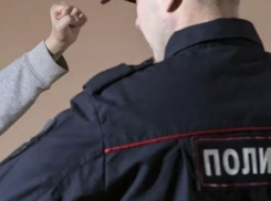 Дурная привычка - бить полицейских привела парня из Калинина под стражу 