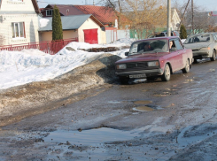 ﻿Городские службы выплатили более двух миллионов рублей за разбитые от плохих дорог машины 