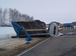 Водитель фуры погиб при столкновении в Сампурском районе 