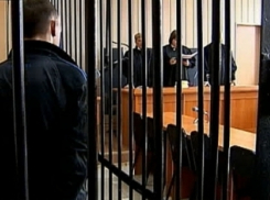 Они избивали полицейского несколько часов, теперь будут сидеть несколько лет 