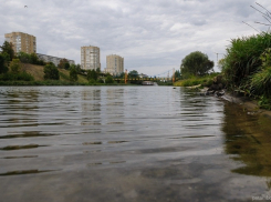 В Тамбове отгородили забором берег Цны и пляж на Красном озере