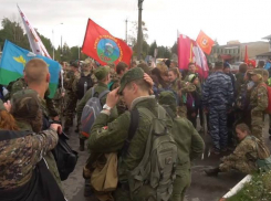 Пешим маршем и митингом почтили память героя России Александра Комягина 