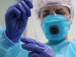 Месячная девочка заразилась коронавирусом в Тамбовской области