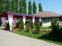 В Рассказове суд приостановил деятельность кафе, в котором отравились выпускники, на месяц