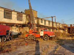 В Моршанске на текстильном комбинате вспыхнул пожар