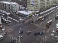 Видео очередного ДТП на перекрёстке Советской и Чичканова появилось в сети