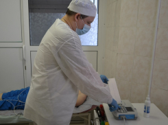 В Тамбовской областной больнице появились новые мобильные аппараты ЭКГ