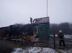 В результате пожара в Кирсановском районе погибло два человека