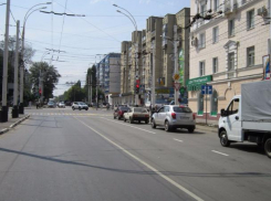 Движение на пересечении улиц Чичканова и Бориса Васильева закрывают на 11 дней