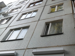 Из окна восьмого этажа в центре Тамбова выпал мужчина