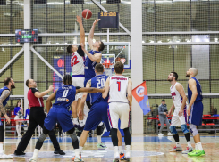 Тамбовские баскетболисты уступили в последнем матче года питерскому «Зениту»