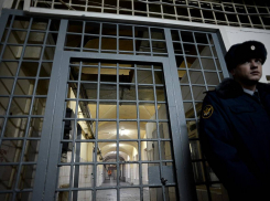 Пытавшийся убить жену в магазине тамбовчанин заключен под стражу 